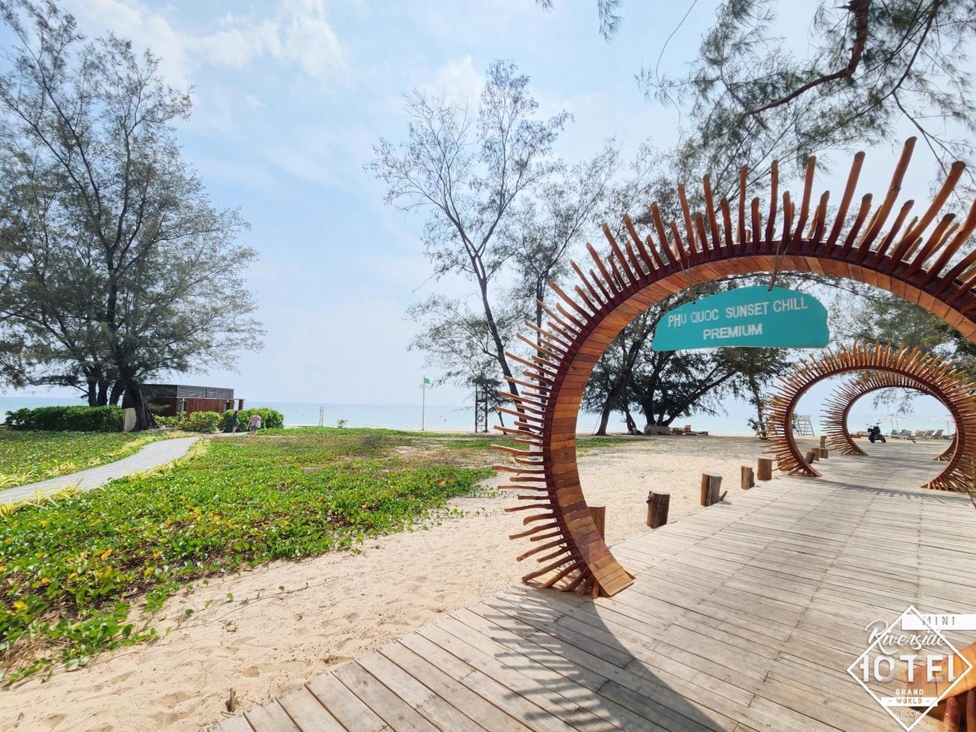 Riverside Mini Hotel Grand World Phu Quoc Buitenkant foto